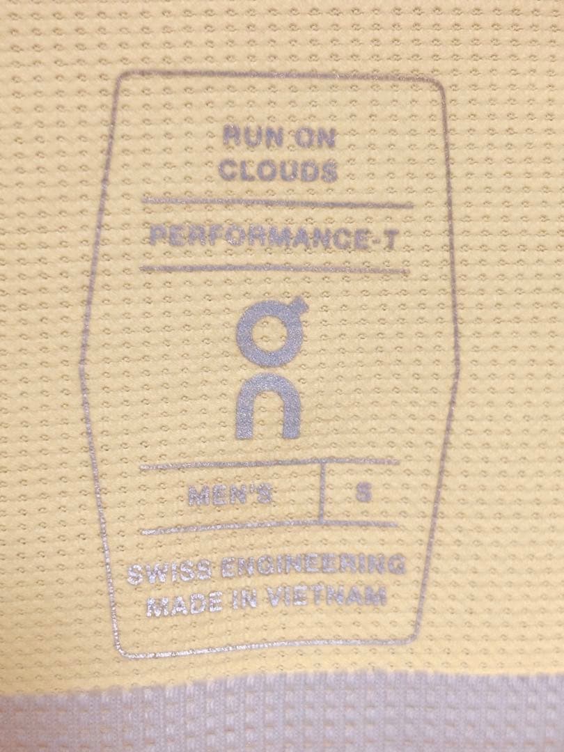 ウォーキング・ランニングウェア On Performance T