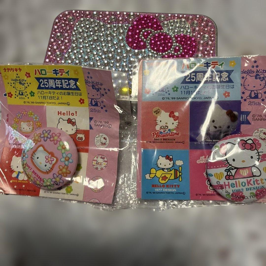 キティ25周年缶バッチ　当時の景品✨✨