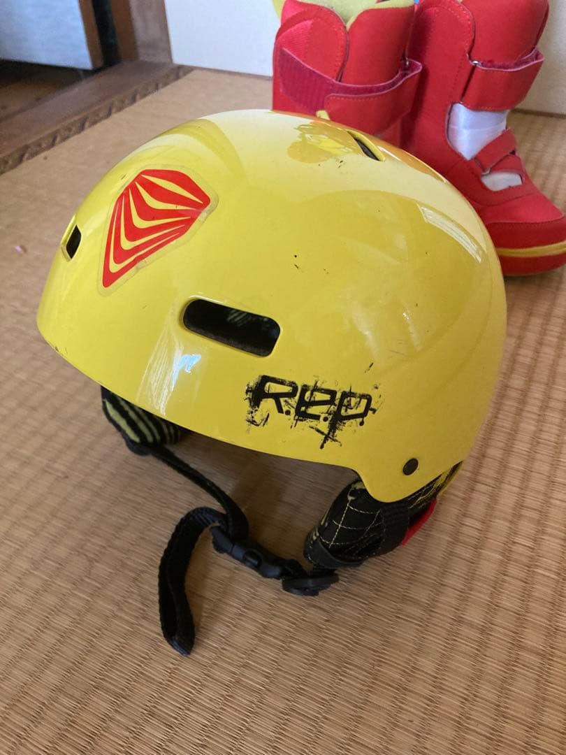 スノーボード4点　100cm サロモン　ブーツ17-18cm REDヘルメット