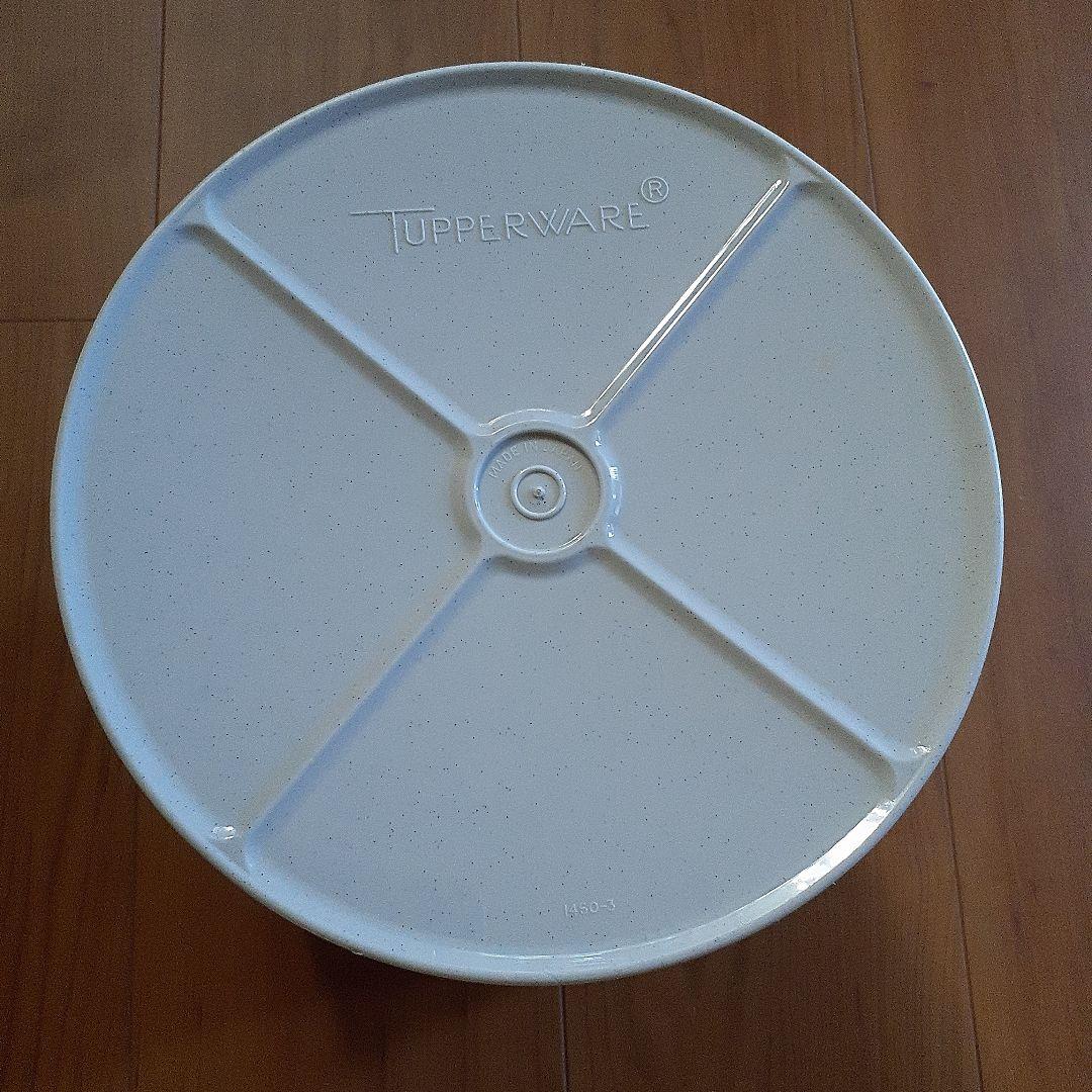 タッパーウェア　Tupperware 　グレー　円形　蓋付き　保存容器