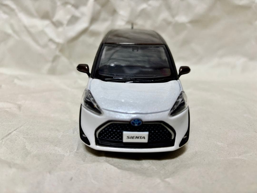 旧型シエンタ後期 カラーサンプル ミニカー ブラウンパール×ホワイトパール