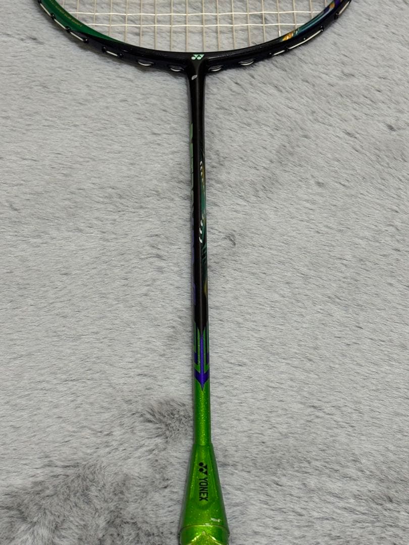 YONEX ヨネックスアストロクス99 LCW リーチョンウェイ モデル4UG5
