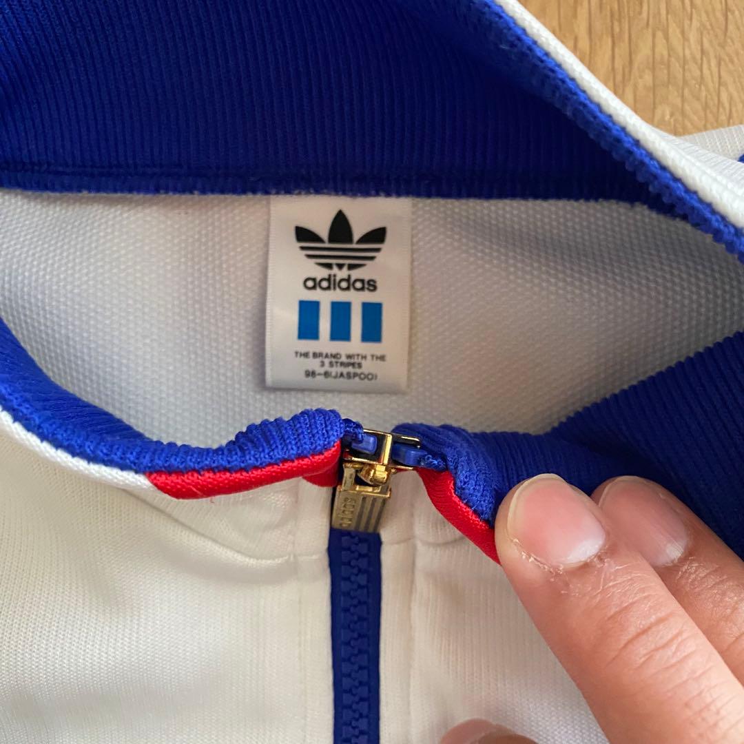 90s アディダス adidasナイロンセットアップ デサント社製　刺繍ロゴ