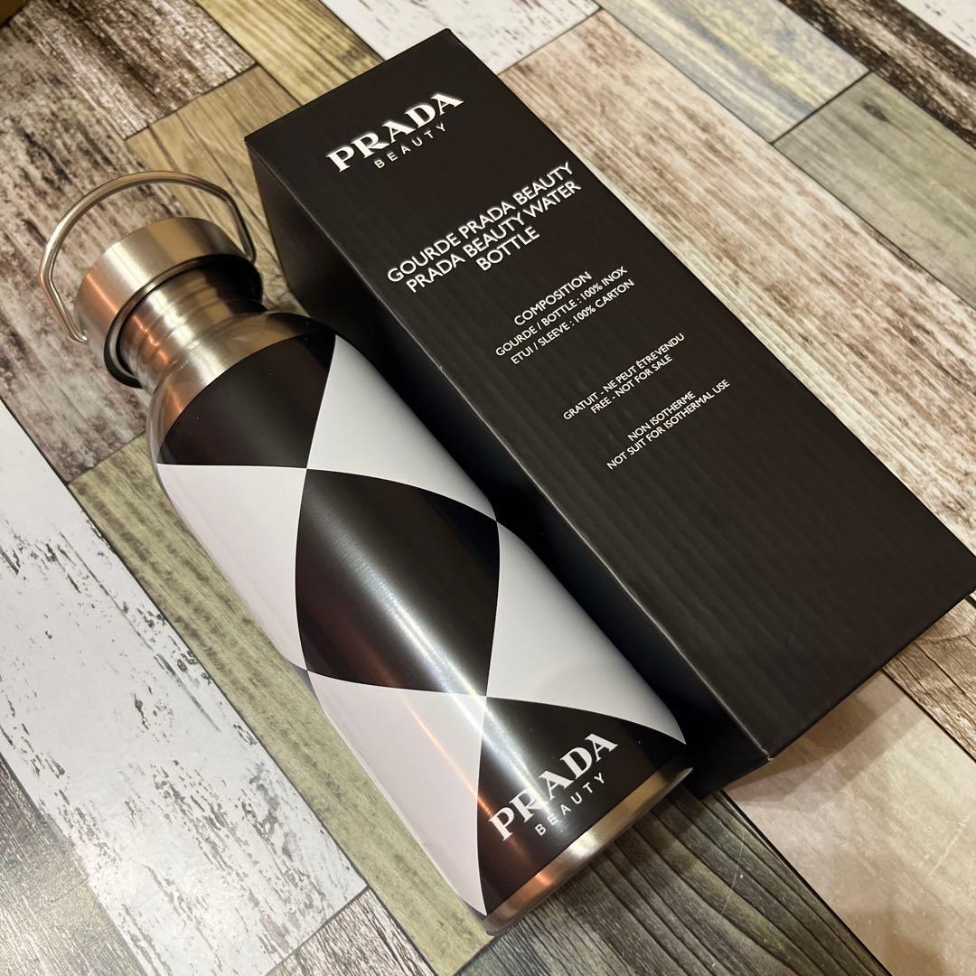 PRADA BEAUTY 水筒 ブラックホワイト