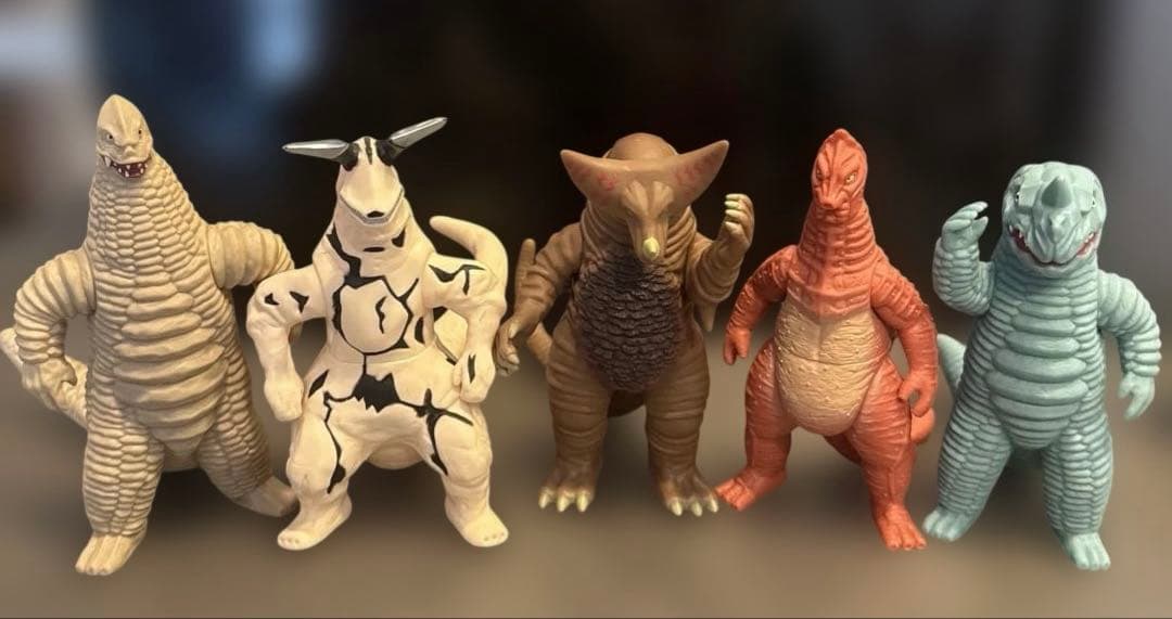 ウルトラマン　ソフビ　怪獣シリーズ 18体まとめ売り　オメガカード付き