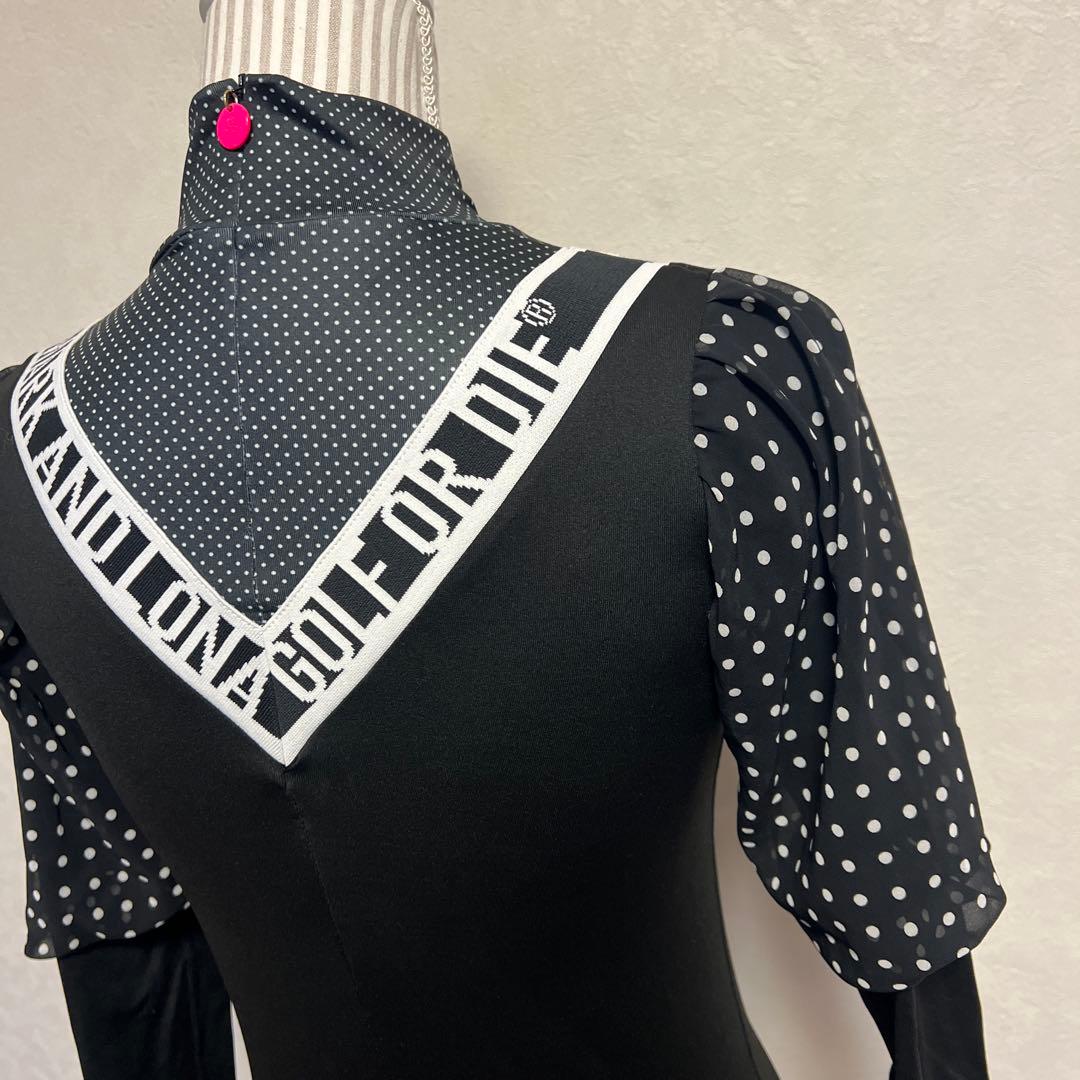 美品⭐︎マークアンドロナ　レディース ブラック Vネック
