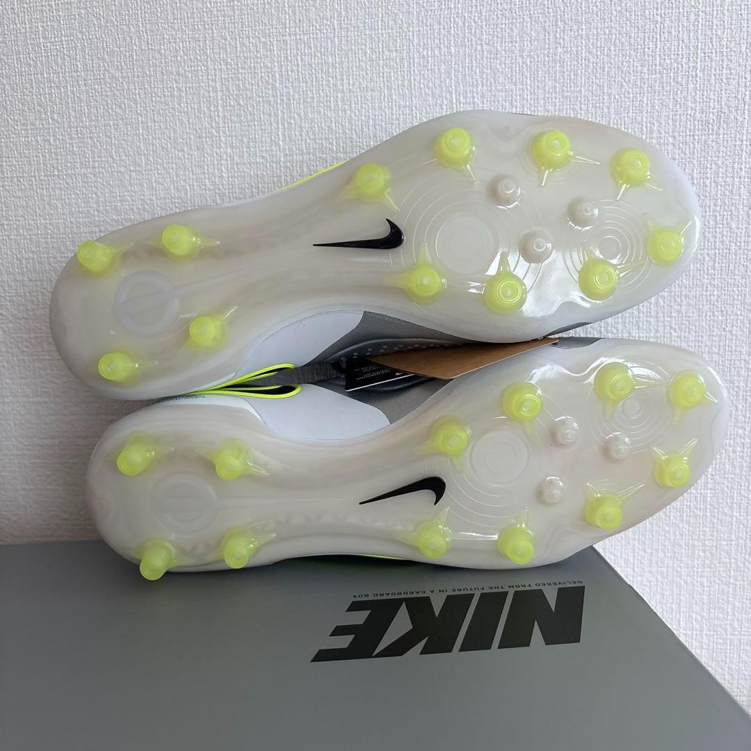 26cm　ナイキ　サッカー　スパイク　ティエンポ レジェンド 　DV4330