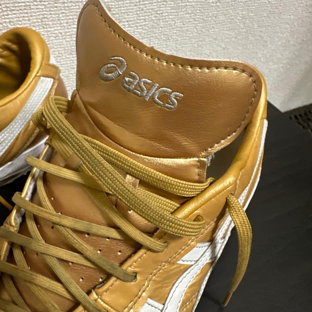 asics ゴールド サッカーシューズ
