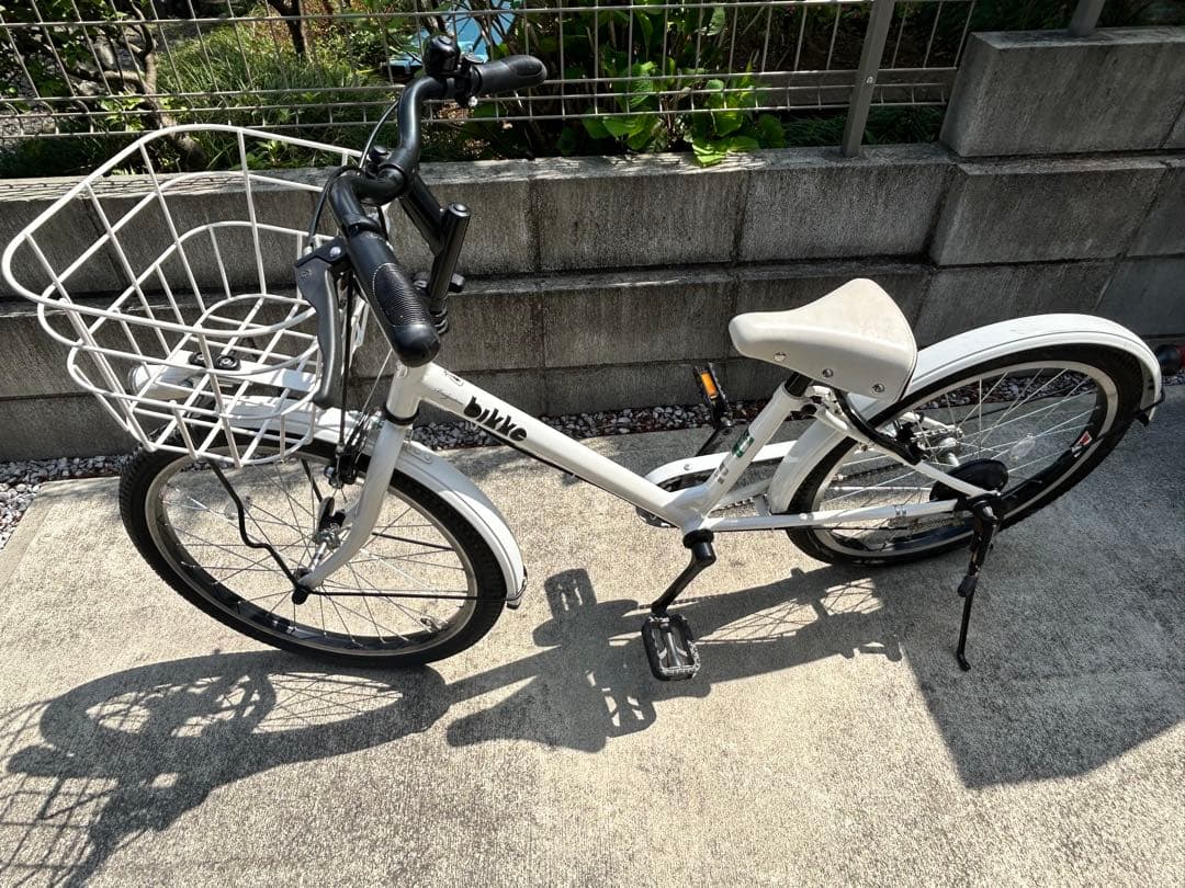 【最終値下げ】22インチbikke 子供用自転車 ホワイト 鍵付
