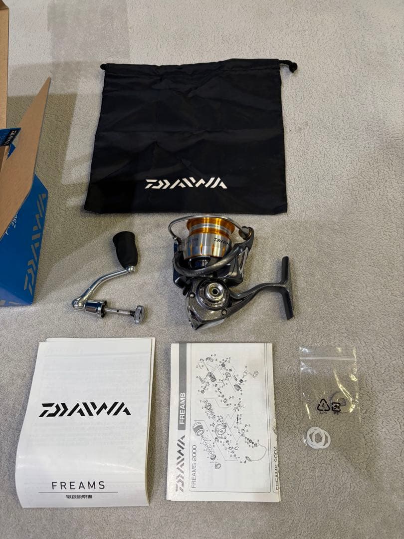 【美品】ダイワ11フリームス2506 スピニングリール