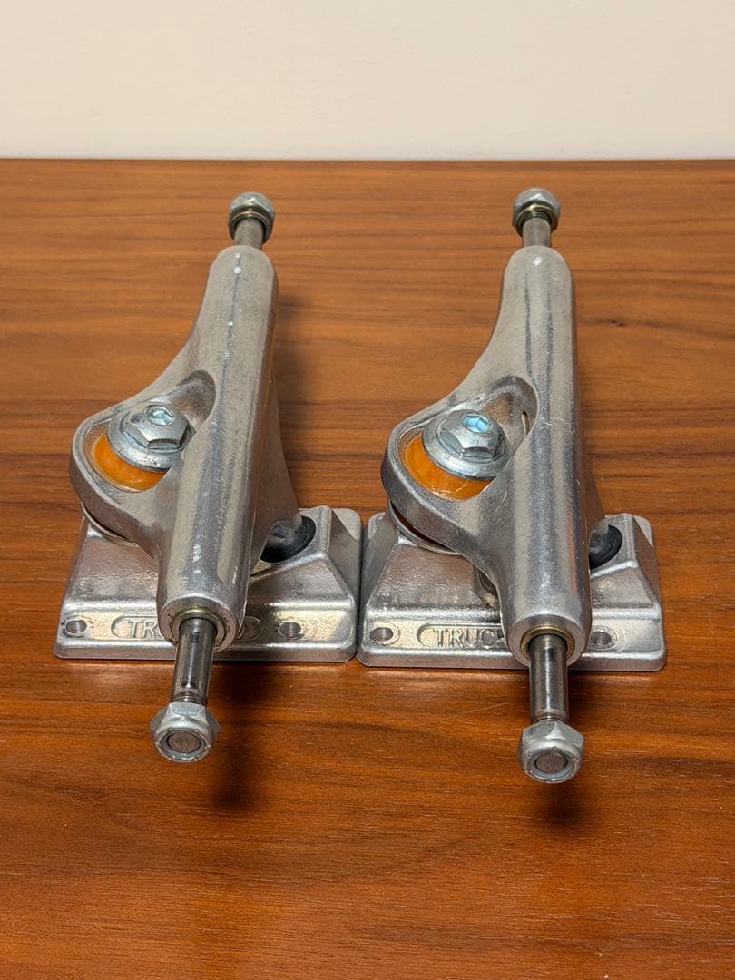 INDEPENDENT 139 MID TRUCK シルバー