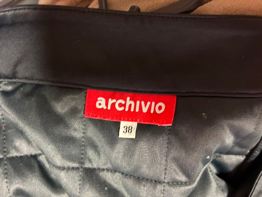 archivio ブラック キルティングスカート、サイドポケット付き