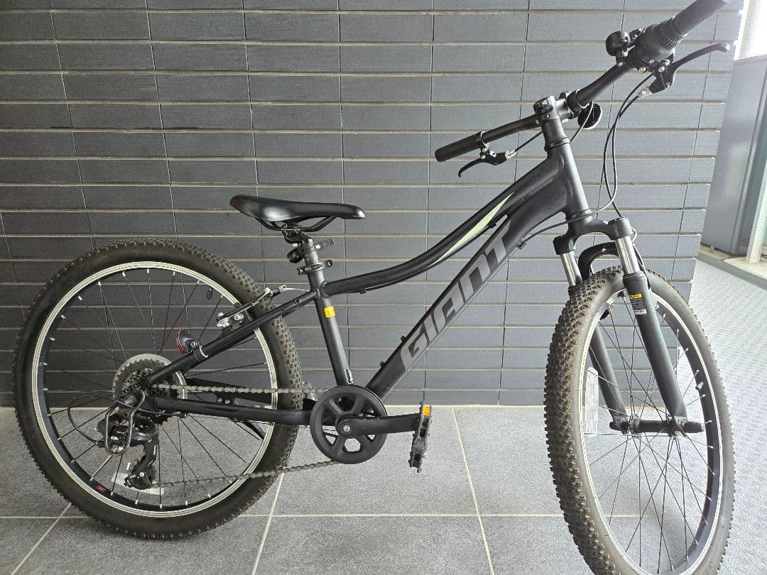 Giant マウンテンバイク 24インチ 黒　XTC Jr.　さいたま市受け渡し