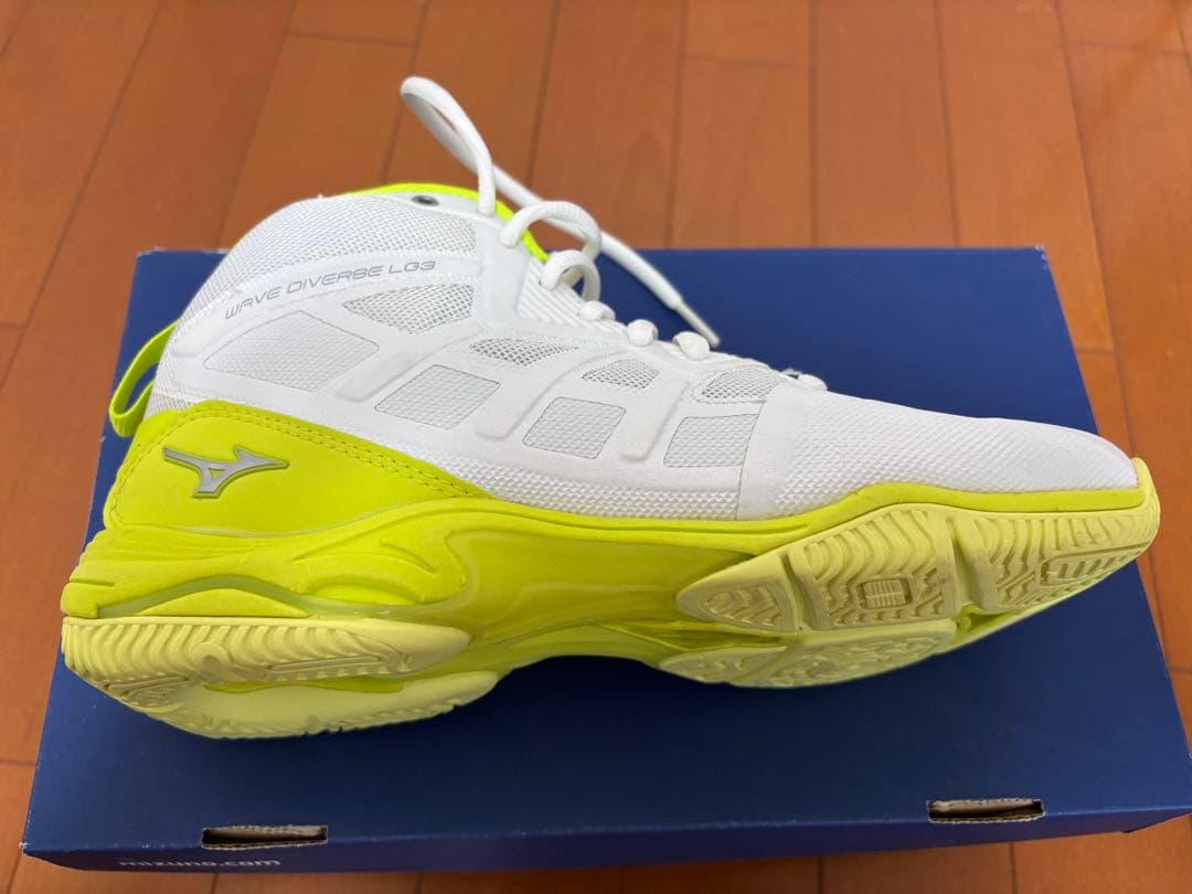 美品☆mizuno WAVE DIVERS 23.5cm ホワイト×イエロー