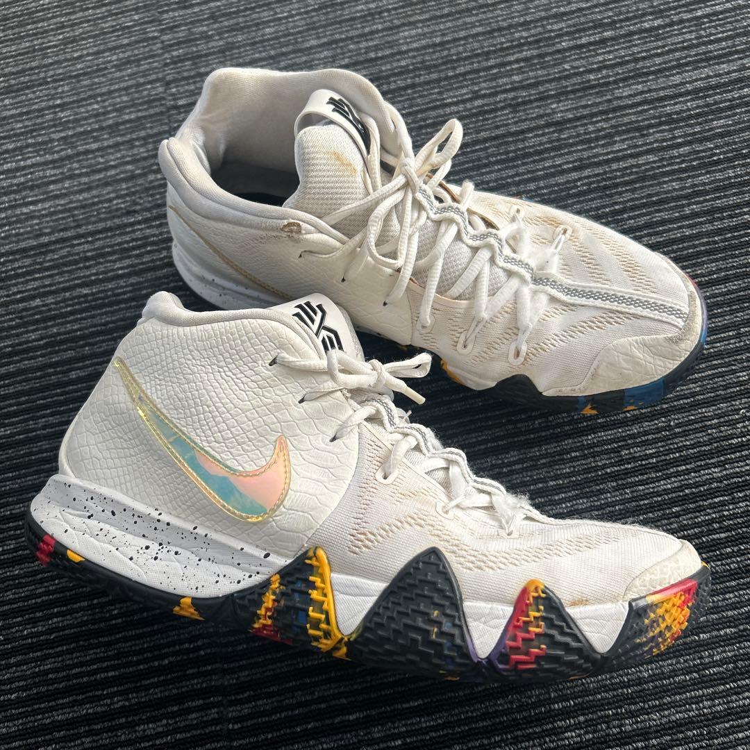 希少！Nikeナイキホワイト マルチカラー　バスケットシューズ28cm