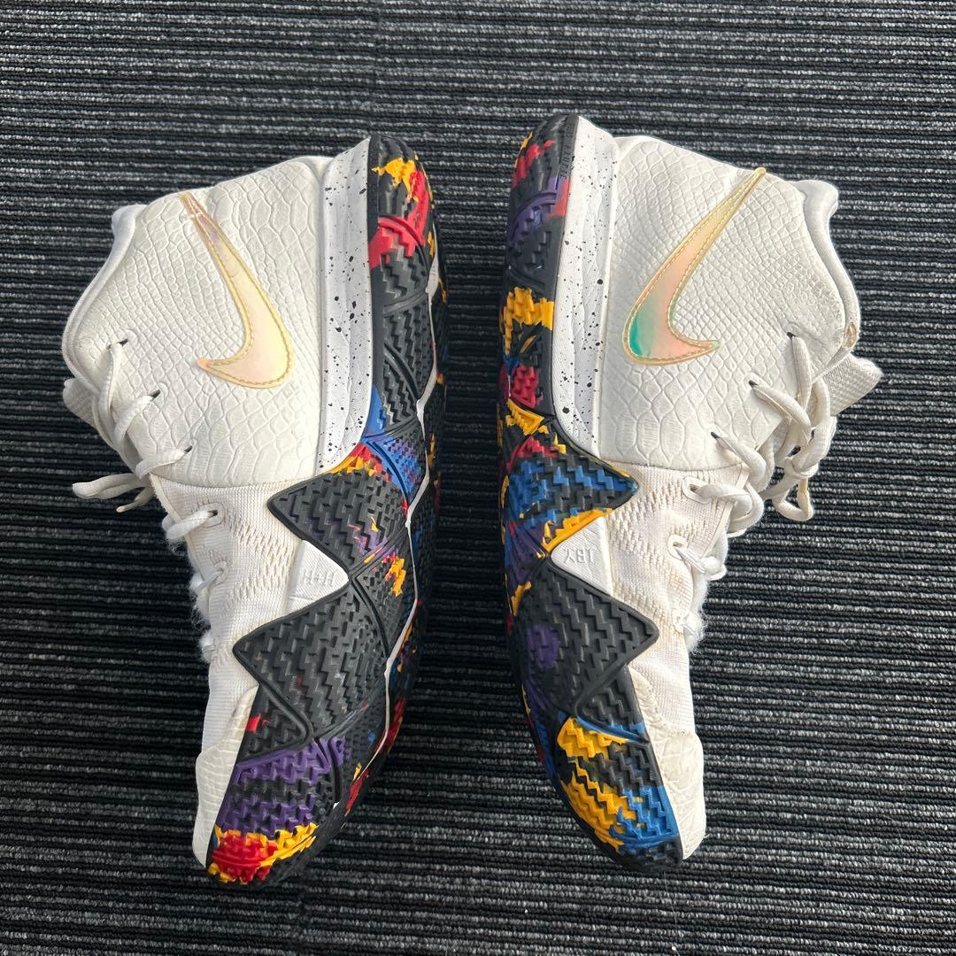 希少！Nikeナイキホワイト マルチカラー　バスケットシューズ28cm