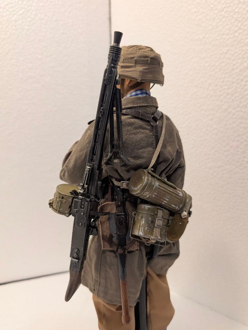 1/6 ドイツ降下猟兵　ミリタリーフィギュア MG ドラムマガジン　付き