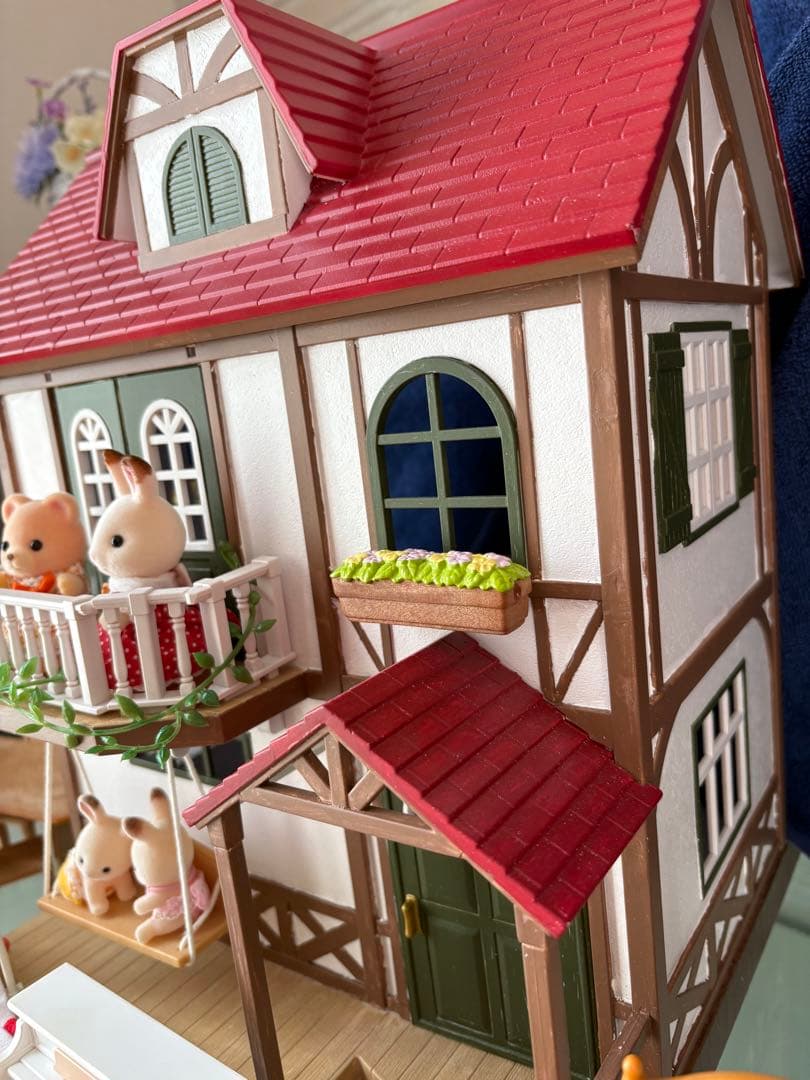 シルバニアファミリー　家　赤い屋根　人形　家具　おまとめ