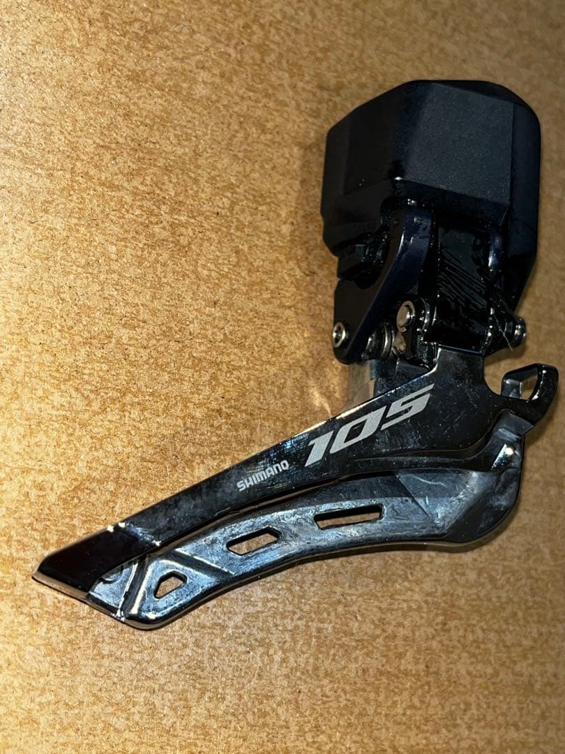 SHIMANO 105 Di2 フロントディレイラー FD-R7150