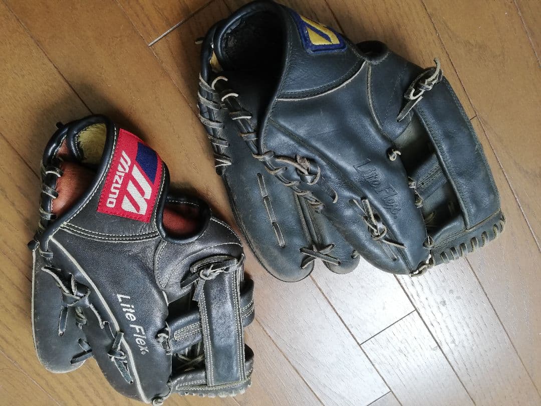 値下げMizuno Lite Flex 硬式グローブ2個セット ボール5個付き