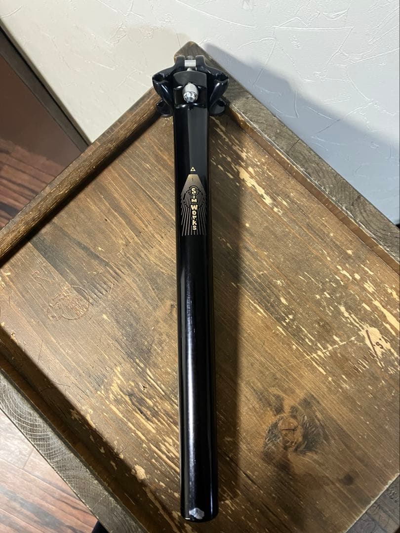 SIMWORKS Froggy Seatpost 30センチ　カットなし