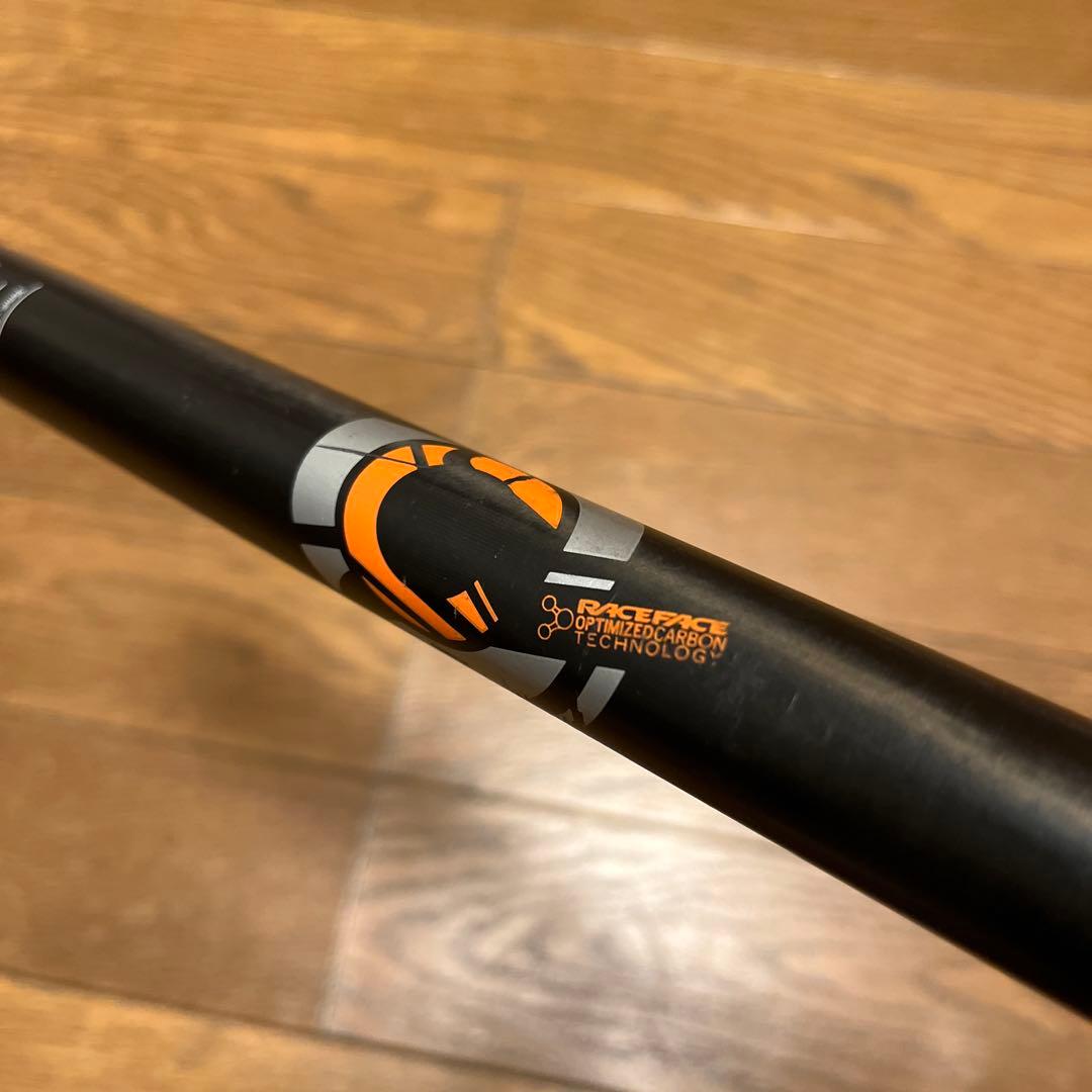 レースフェイス カーボンハンドルバー ７３０ｍｍ