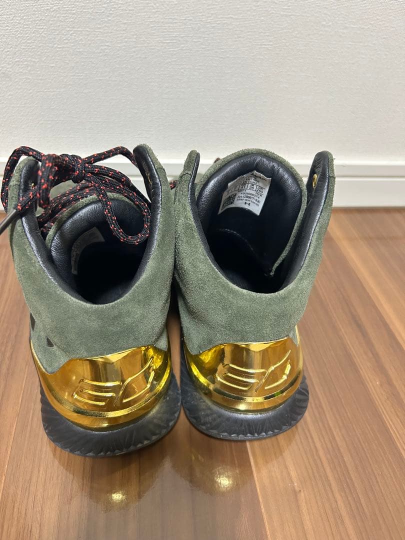 UNDER ARMOR Curry 1 Lux Mid Suede カリー1