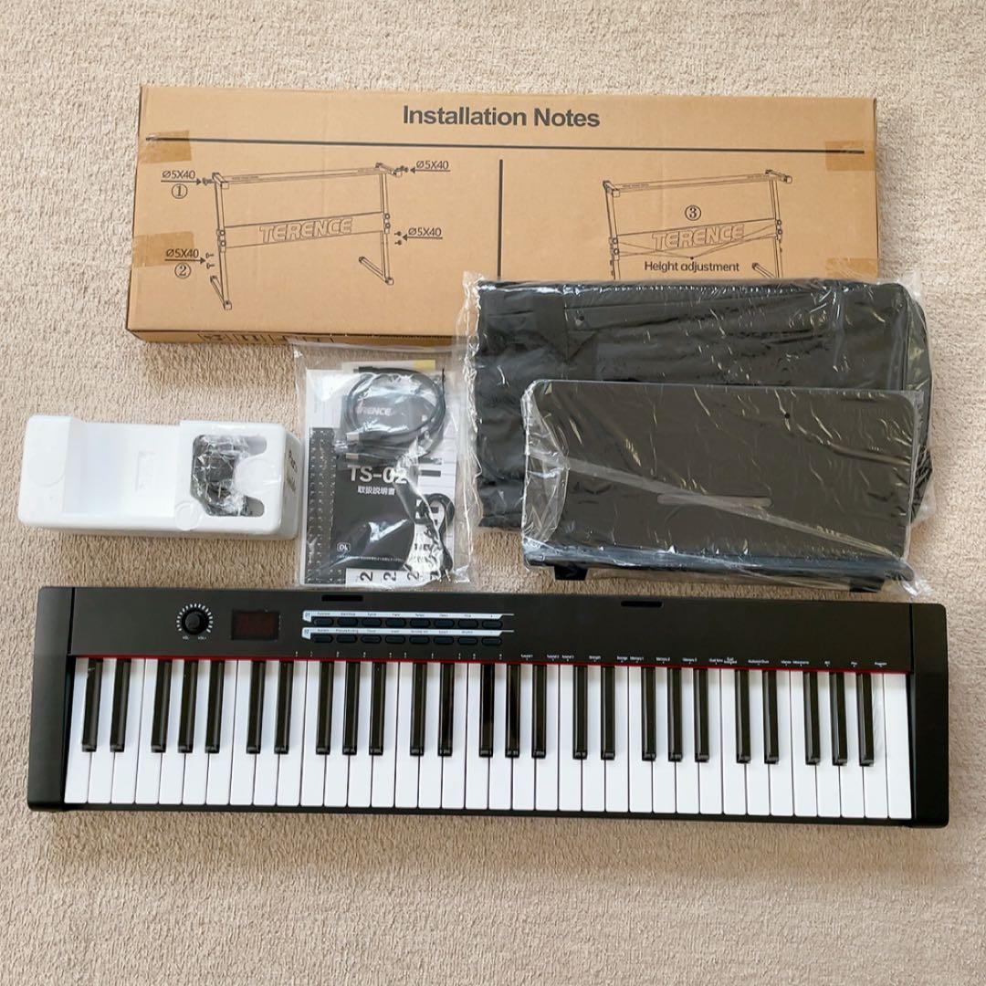 電子ピアノ 61鍵盤 タッチレスポンス キーボード スタンド付き 黒 初心者向け