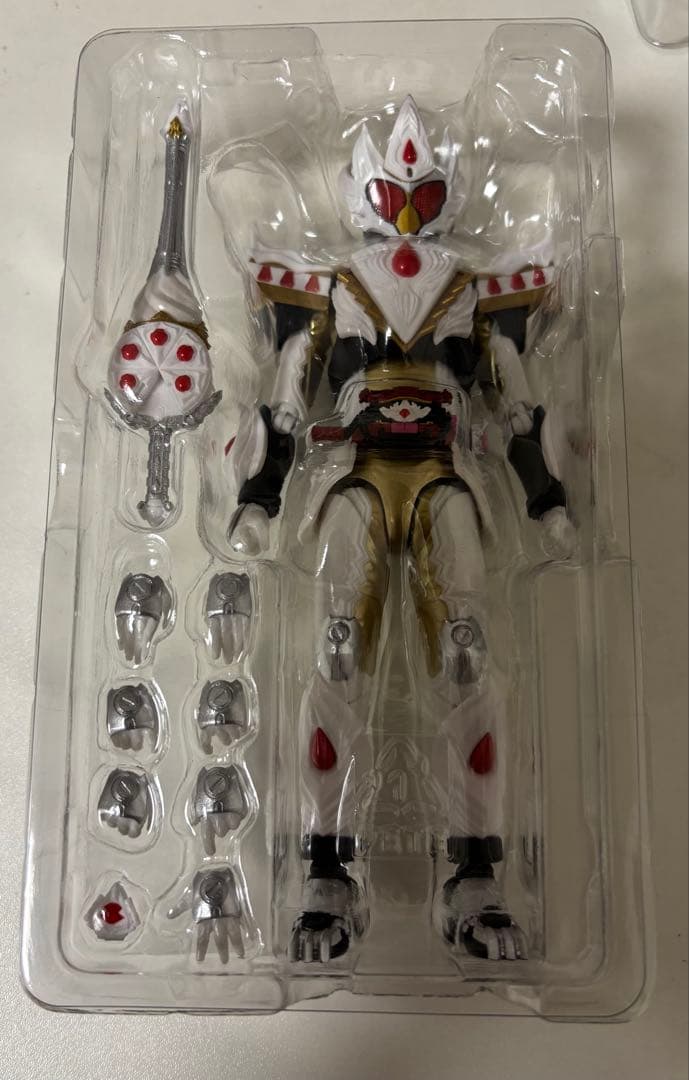 S.H.Figuarts 仮面ライダーガヴ ケーキングフォーム