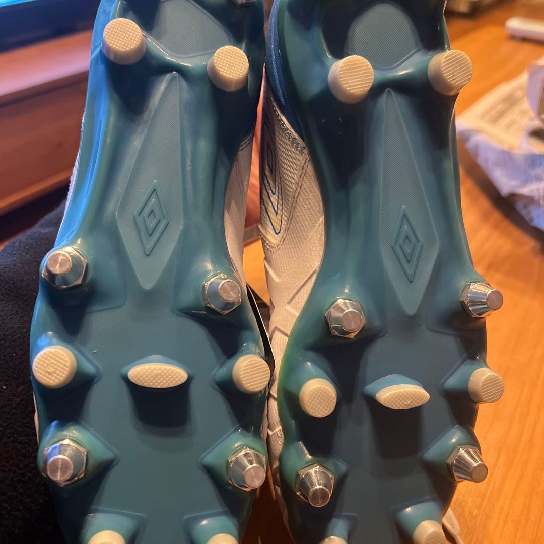 新品　umbro アンブロ　24.5 定価23000