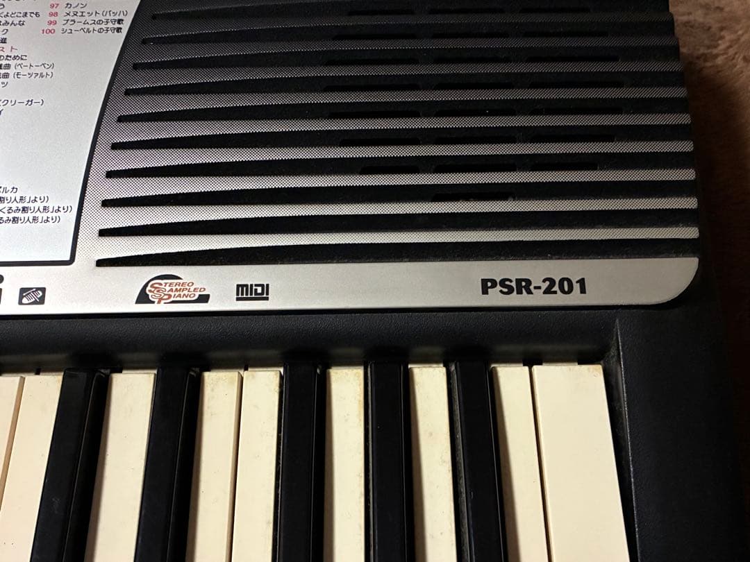 電子ピアノ　YAMAHA PSR201