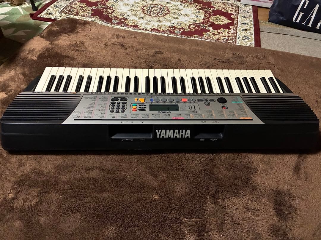 電子ピアノ　YAMAHA PSR201