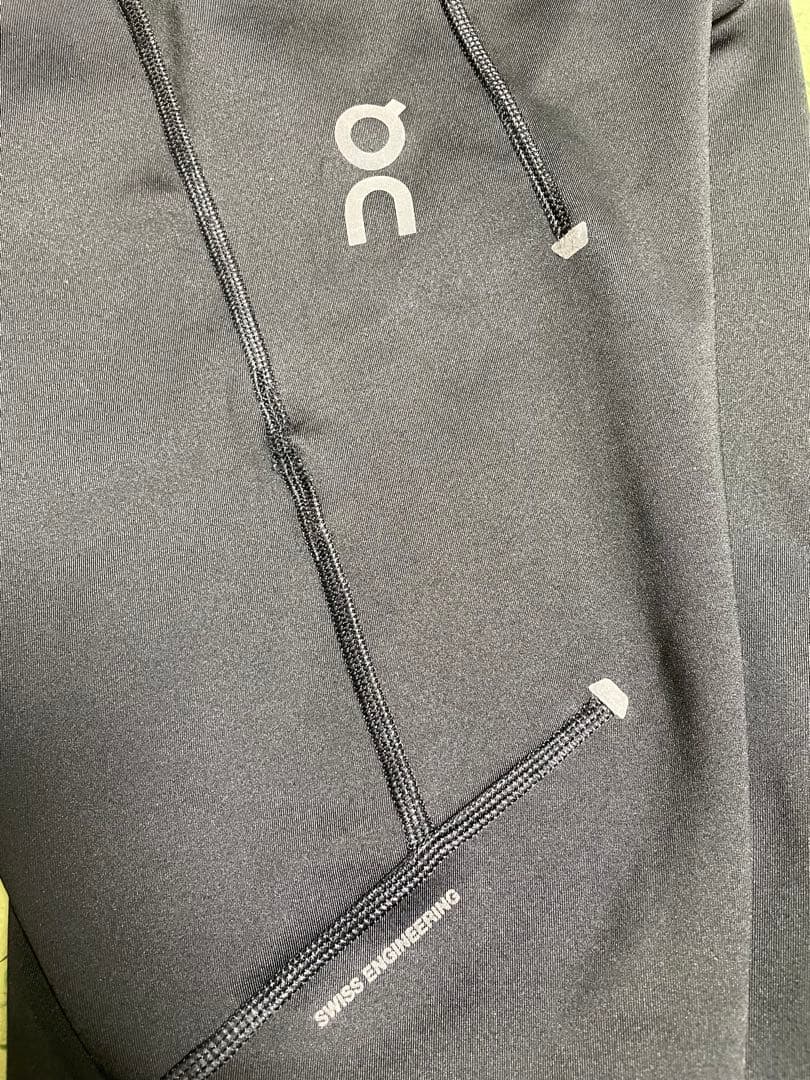 On ランニング PERFORMANCE WINTER TIGHTS メンズS