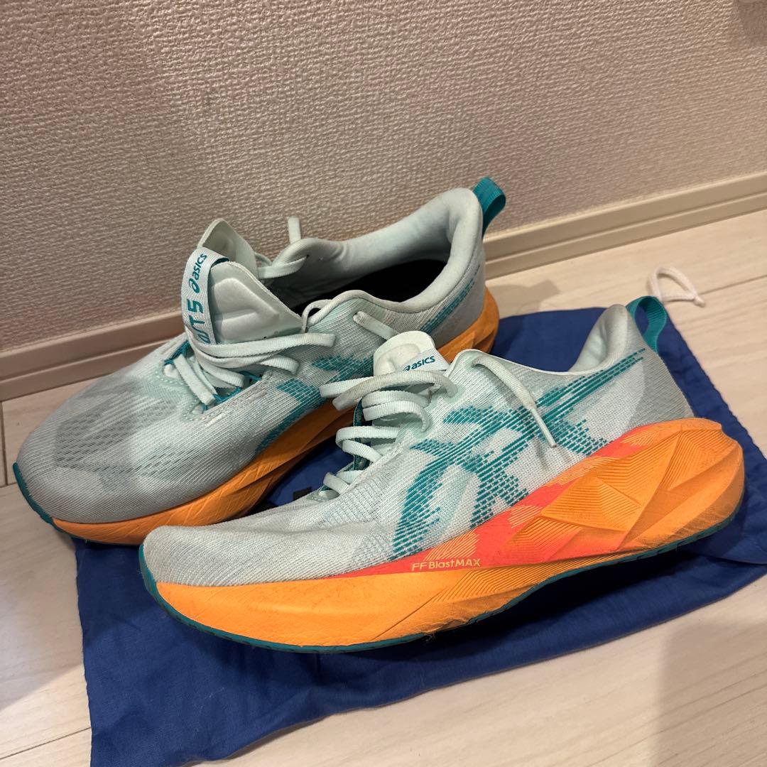 スパイク・シューズ asics novablast5