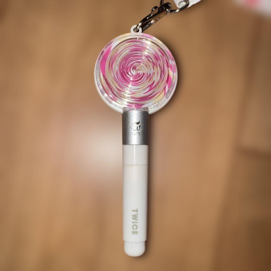 twice ミニペンライト　ボールペン　キーホルダー