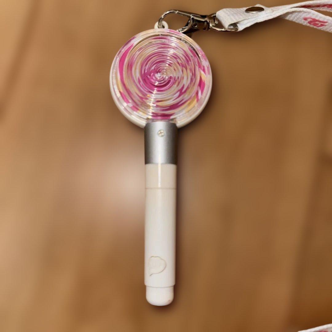 twice ミニペンライト　ボールペン　キーホルダー