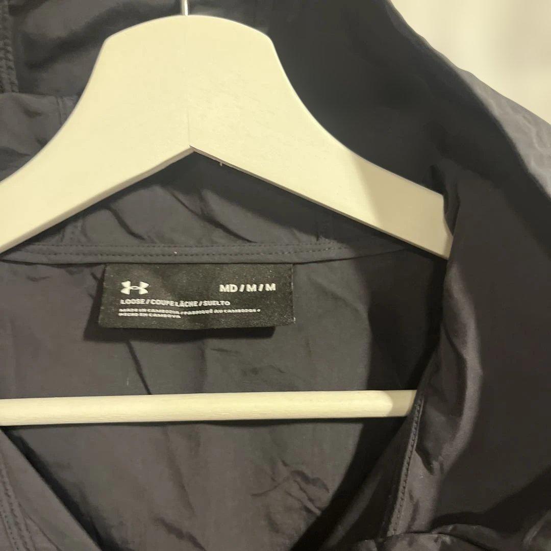 Under Armour ブラックウィンドブレーカー MD