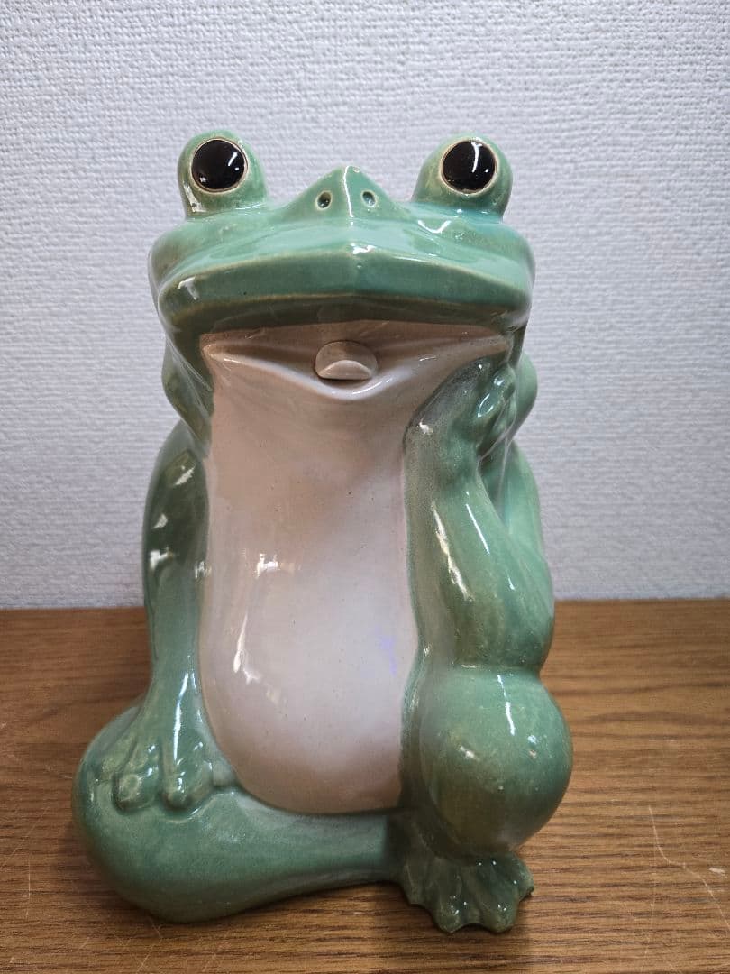 陶器　 ユニークなカエルの置物　最終値下げ