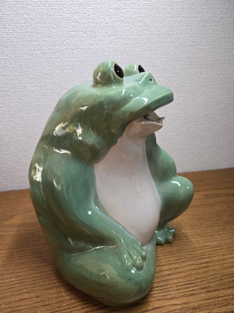 陶器　 ユニークなカエルの置物　最終値下げ
