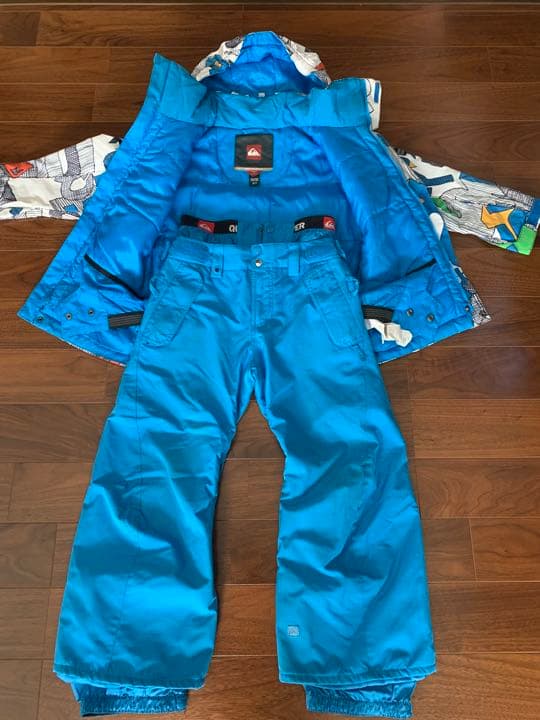 クイックシルバー上下セット　ボレーヘルメット　ドラゴンゴーグルおまけ付き　子供