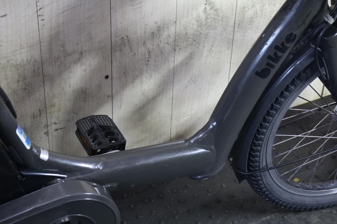 ブリヂストンbikke POLAR e BP0D37 20型 LED 8.9AH