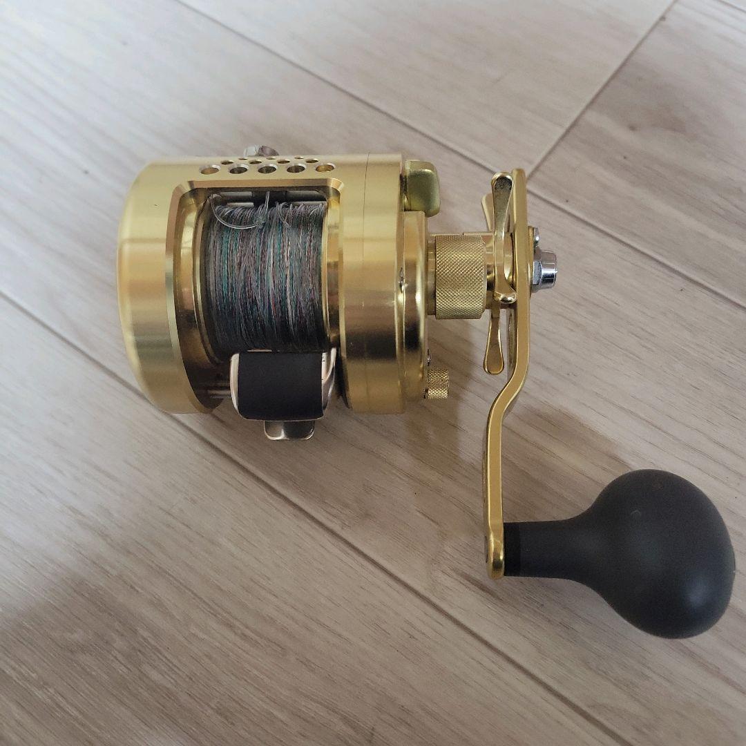 SHIMANO シマノ カルカッタコンクエスト800F 箱付き