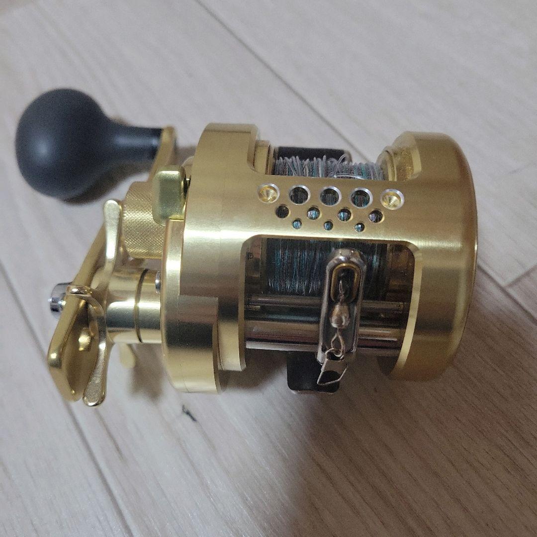 SHIMANO シマノ カルカッタコンクエスト800F 箱付き