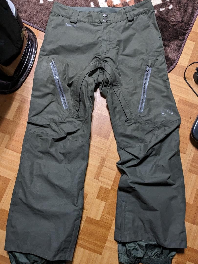 BURTON　akウェア上下セット（ほぼ一式）