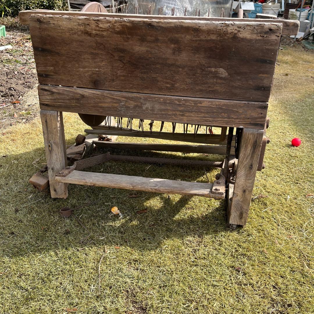 足踏み脱穀機