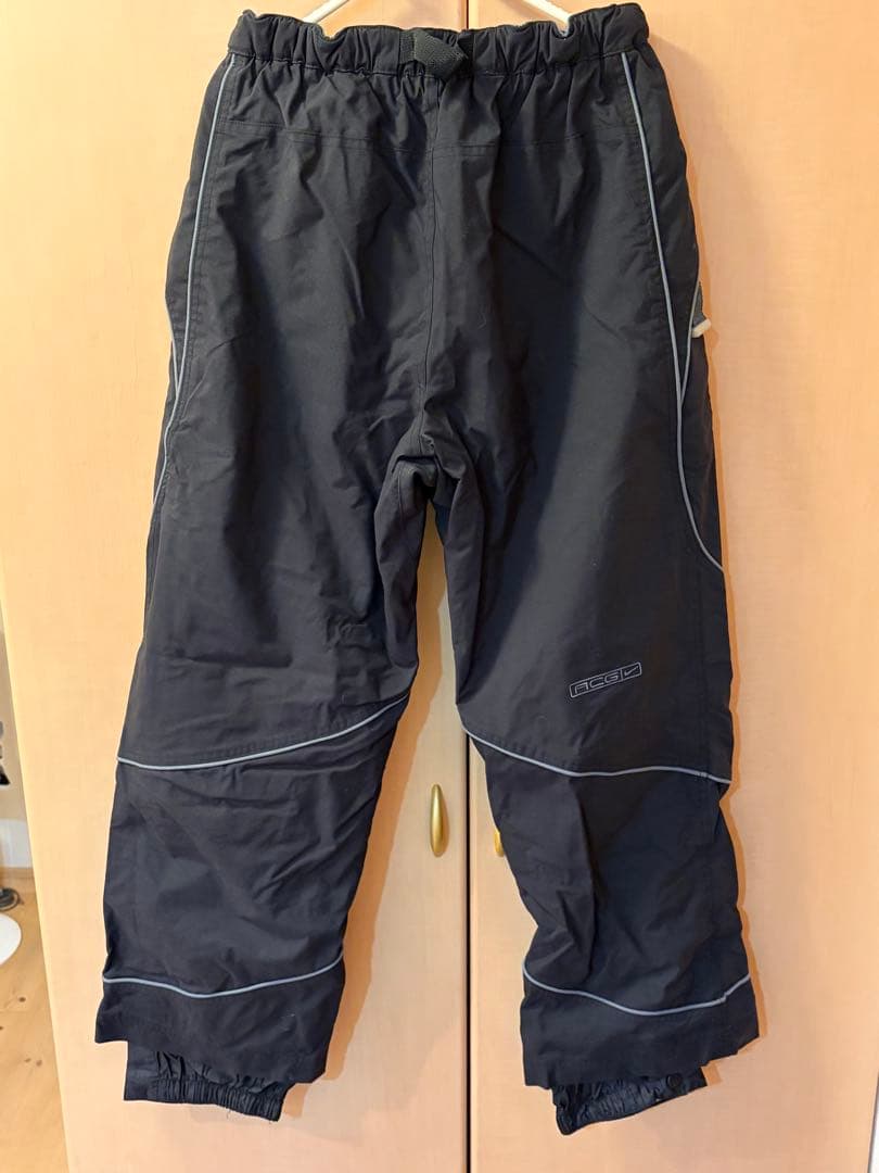 NIKE ACG スノーボードパンツ 黒色