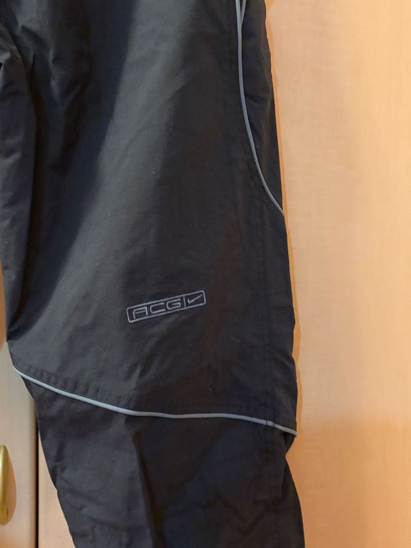 NIKE ACG スノーボードパンツ 黒色