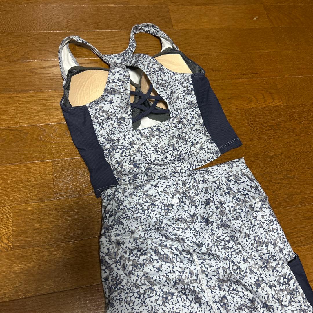 SUKALA 花柄スポーツブラとレギンスセット Mサイズ