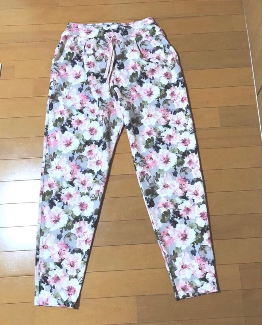 チャコット 美品　ラナンキュラスプリントパンツ　L