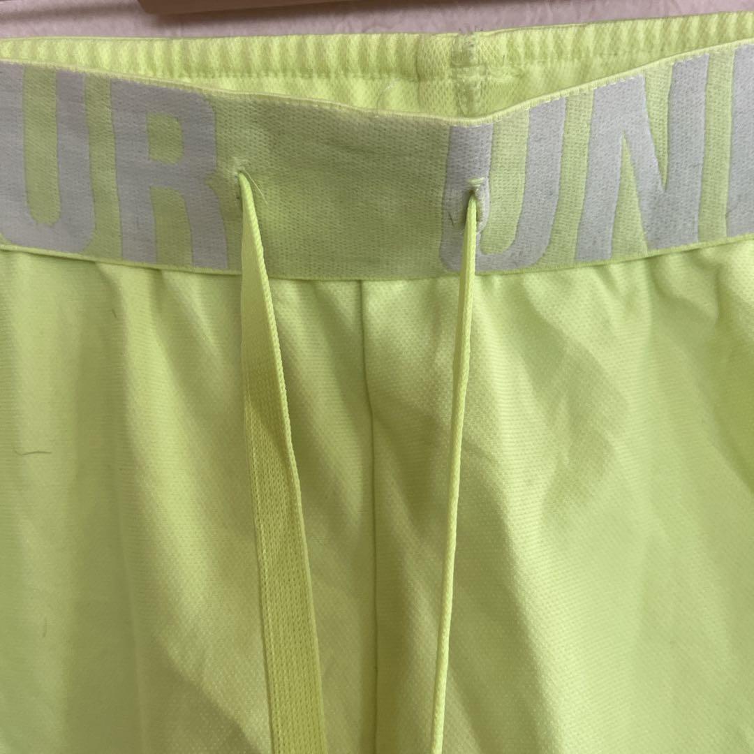 Under Armour HeatGear イエロー M ショートパンツ